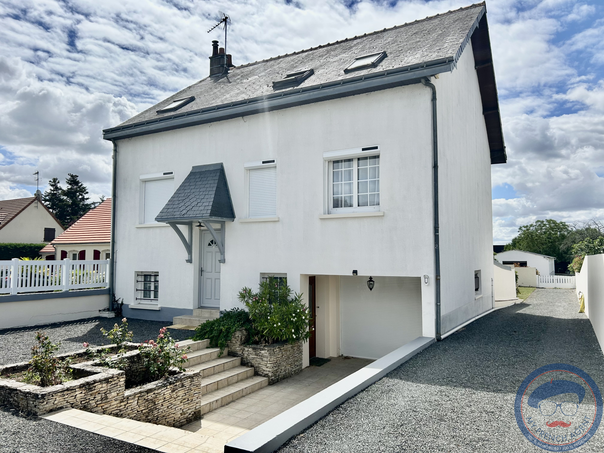 MAISON 234 M2 + APPARTEMENT T2 INDÉPENDANT - Investissement